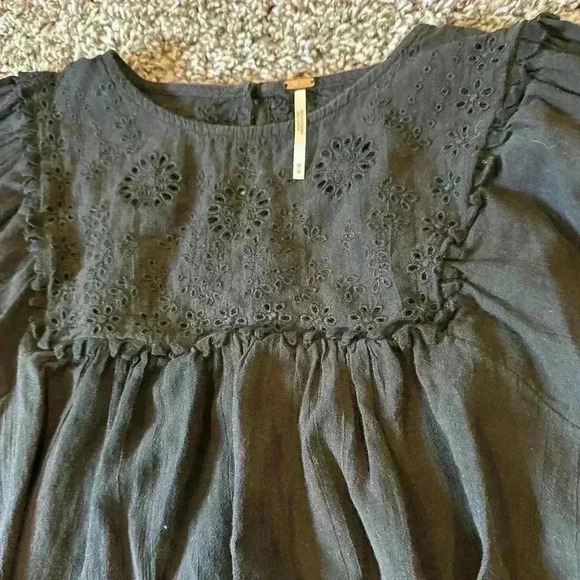 Free People Womens Black Valencia Eyelet Top Size Medium - Picture 6 of 6